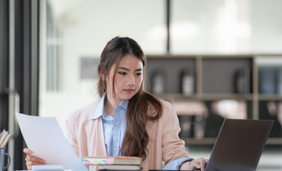 Certified translator in Texas providing accurate and fast birth certificate translation services for USCIS documentation.