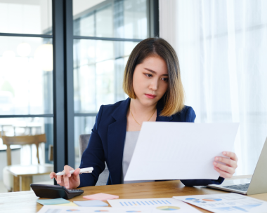 Expert translator in Texas providing certified translation services for death certificates, ensuring accurate translations.