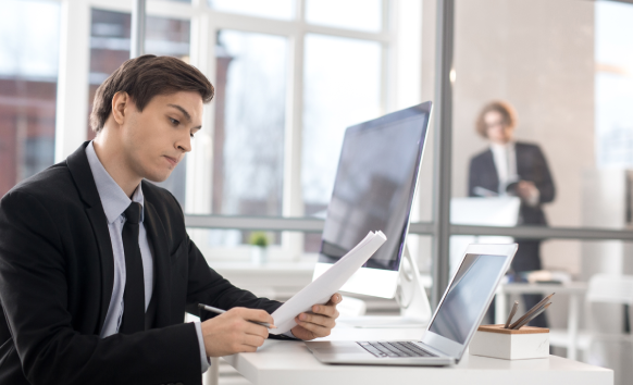 A certified translator working on a divorce certificate translation for legal use in Texas with fast delivery and accuracy.