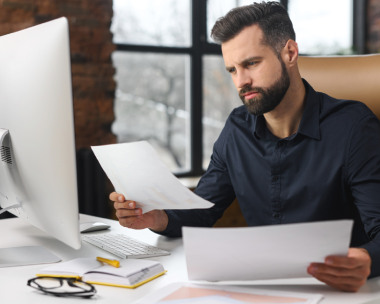 Customer benefiting from certified divorce certificate translation from experts in Texas, ensuring timely and precise result.