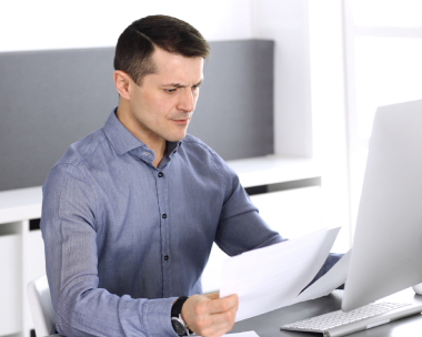 Customer benefiting from professional legal doc translations in Texas, ensuring accuracy for contracts and business docs.